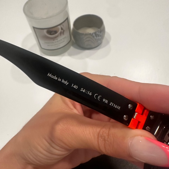 Louis Vuitton Spectacles (Virgil Abloh collab) - Picture 5 of 7